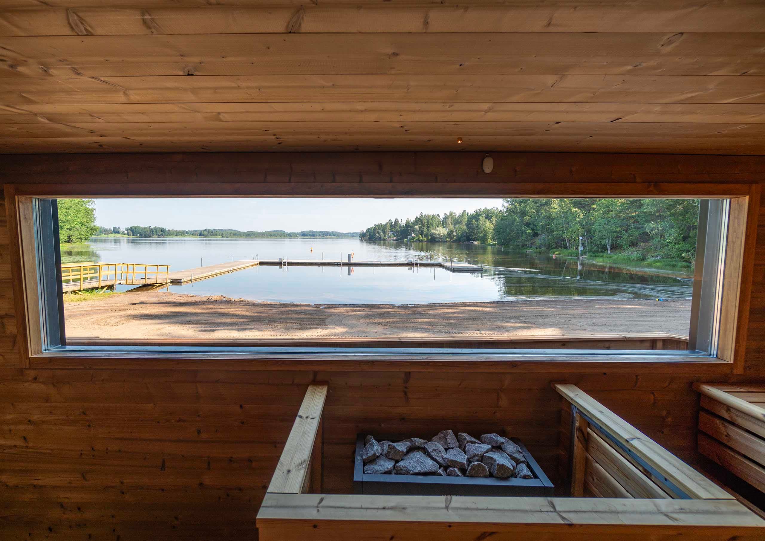Laaksolahti sauna with lake view