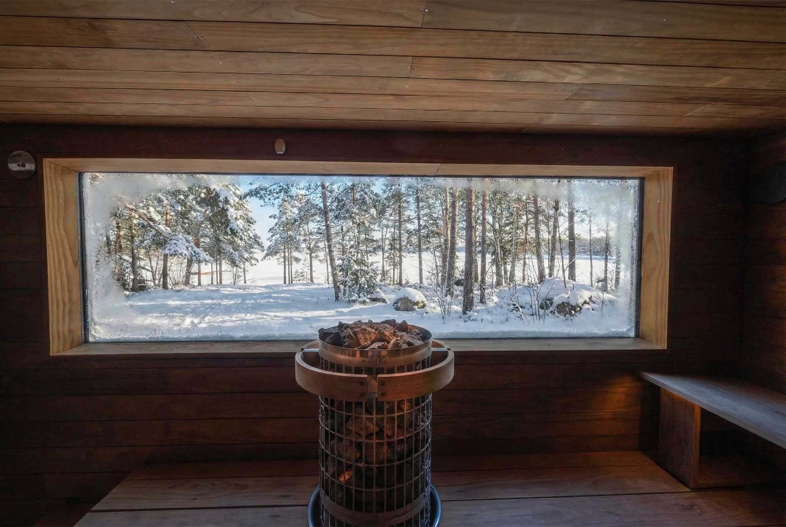 Talvinen merinäkymä Löylykontin saunasta
